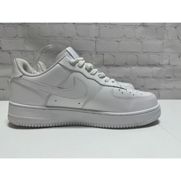 Nike Air Force 1 Low Triple White Classic AF1- Fast Shipping - Picture 5 of 14